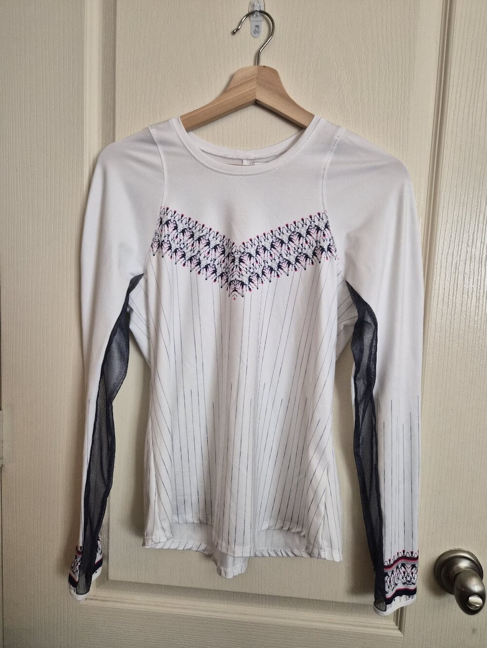 Lucky In Love White Long-Sleeve Tennis Performance Top Size M